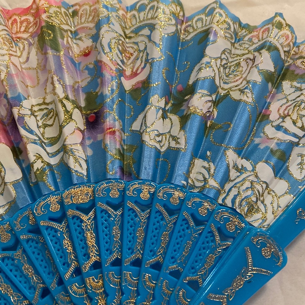 3 hand fans - Picture 7 of 11